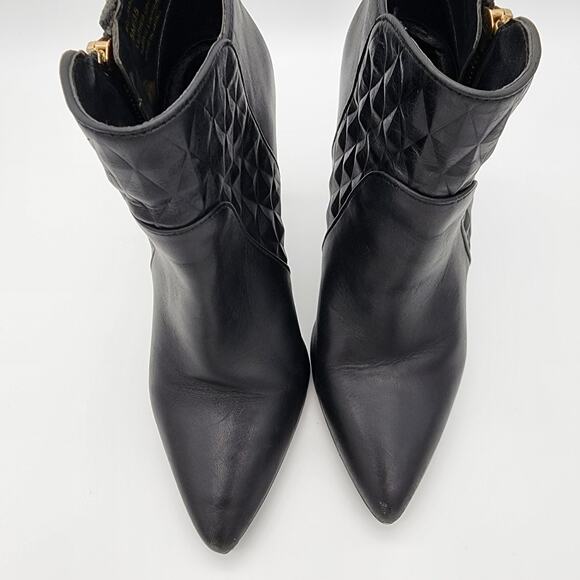 BCBGeneration Stiletto Bootie Boot Size 5M Black Leather Gold Zipper Pointed Toe - Picture 12 of 12